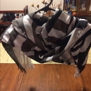Black white and gray scarf